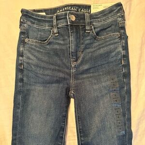 BRAND NWT American Eagle Outfitters Medium Wash Skinny Jean